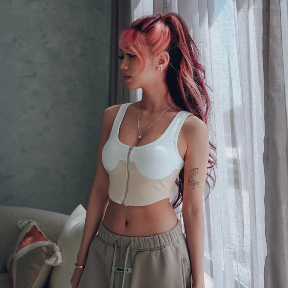 (1875) Lychee Croissant Colorblock Zip-Up Tank Top L Check Sizing Chart
